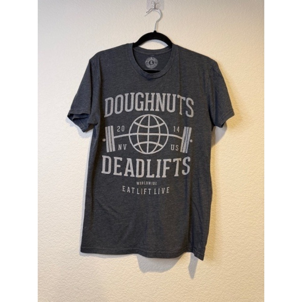 Doughnuts Deadlifts Worldwide Eat Lift Live Graphic T Shirt Charcoal Gray sz M